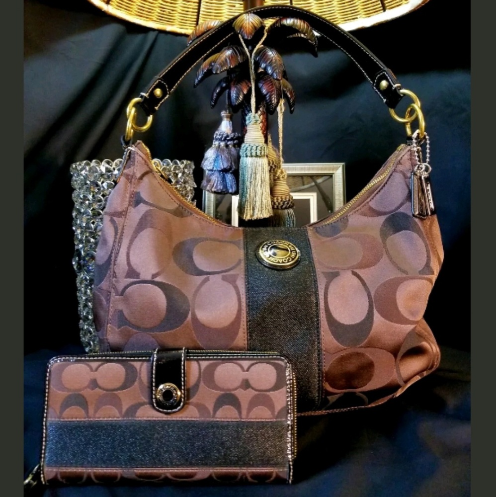 Coach Hobo Bag in Chocolates w/Matching Wallet